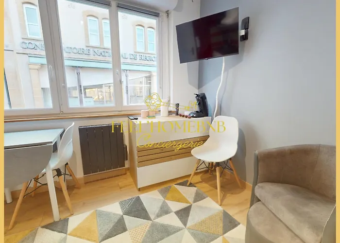 Le Petit Cocon, Station, Center & Free Coffee *